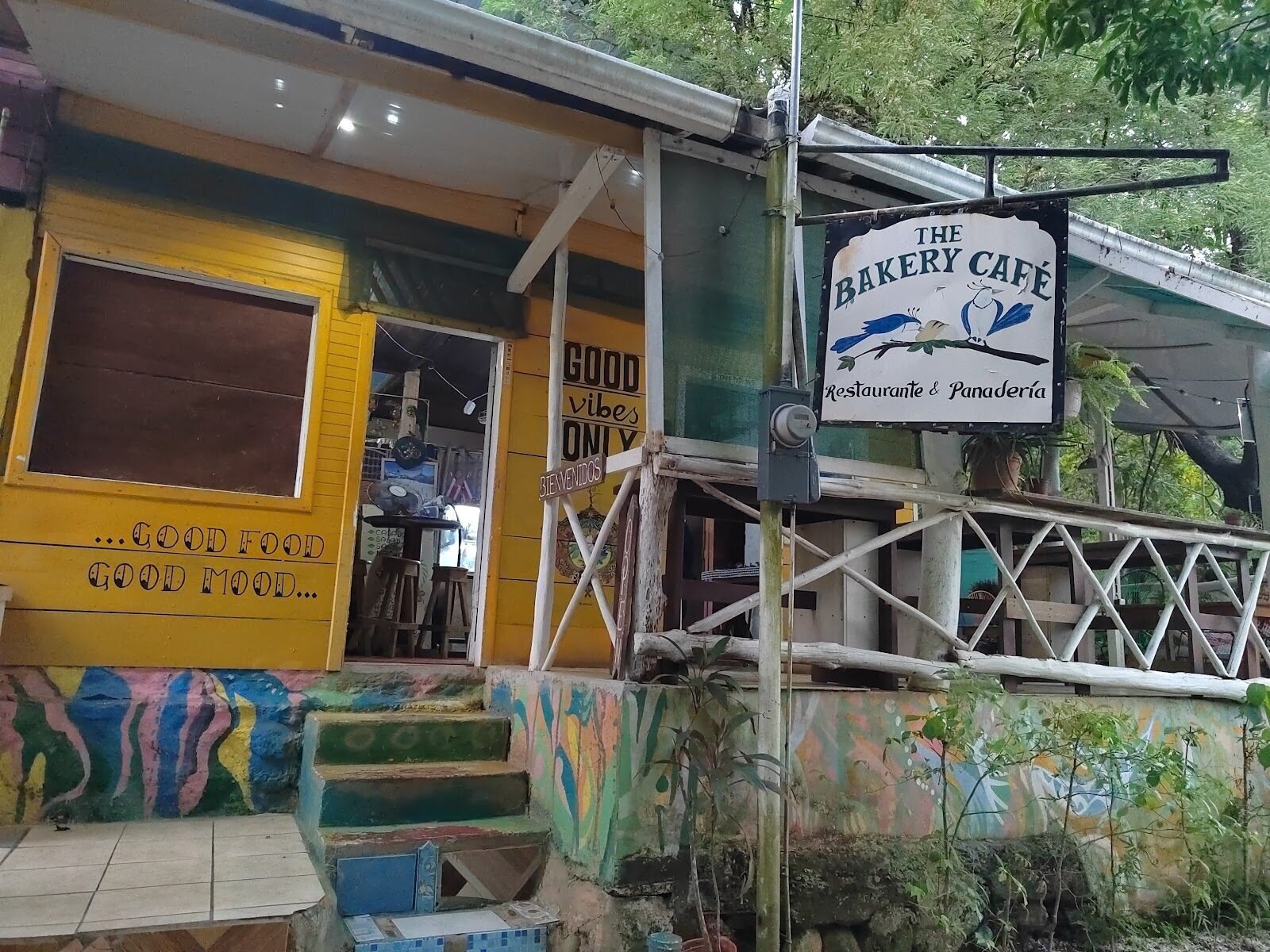 <span class="translation_missing" title="translation missing: en.meta.location_title, location_name: Bakery cafe montezuma, city: Montezuma">Location Title</span>