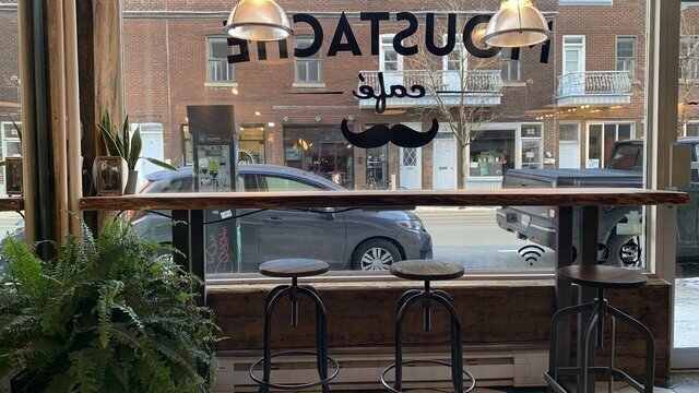 Moustache Café