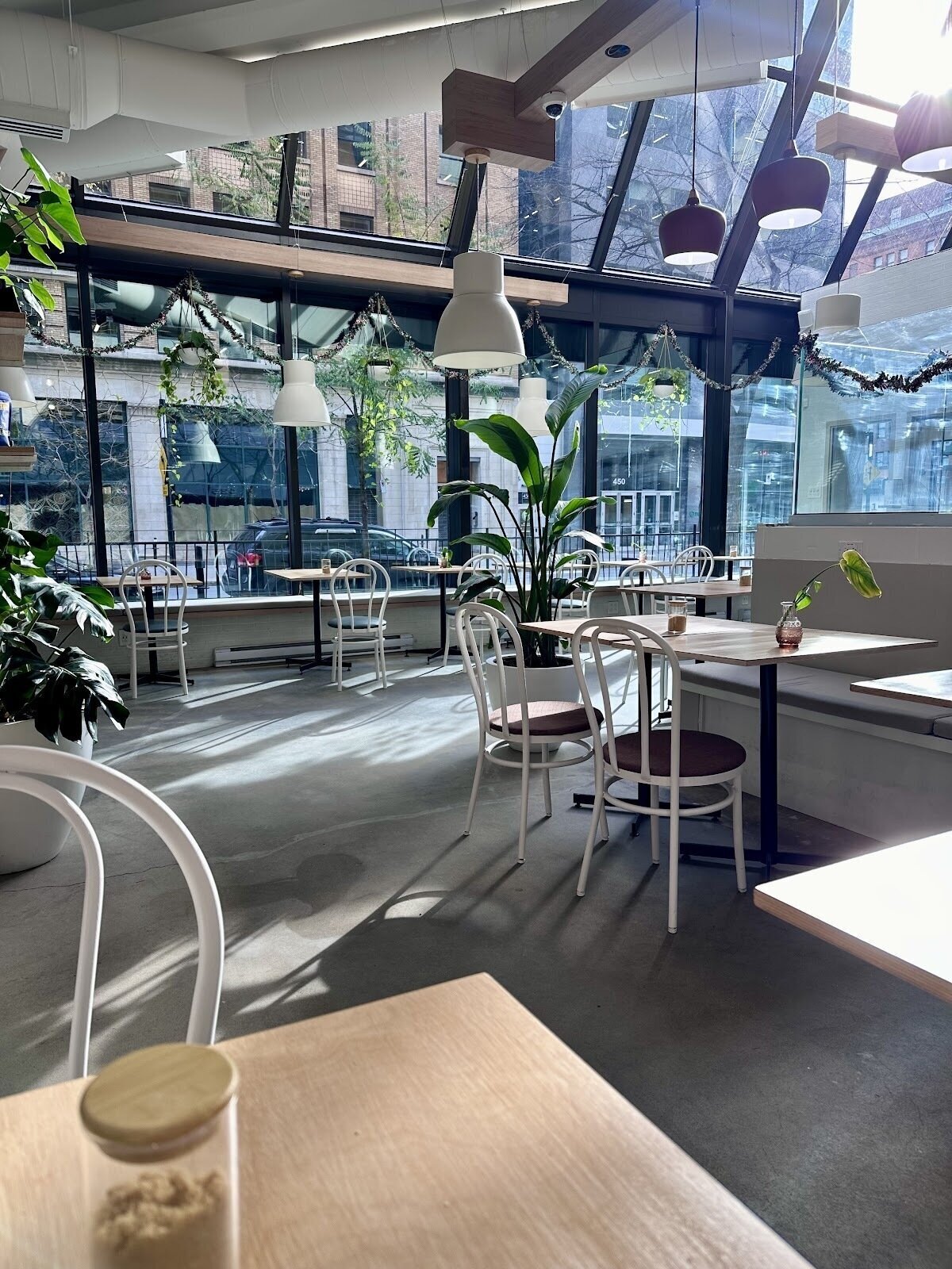 Onna Café: A Work-Friendly Place in Montreal