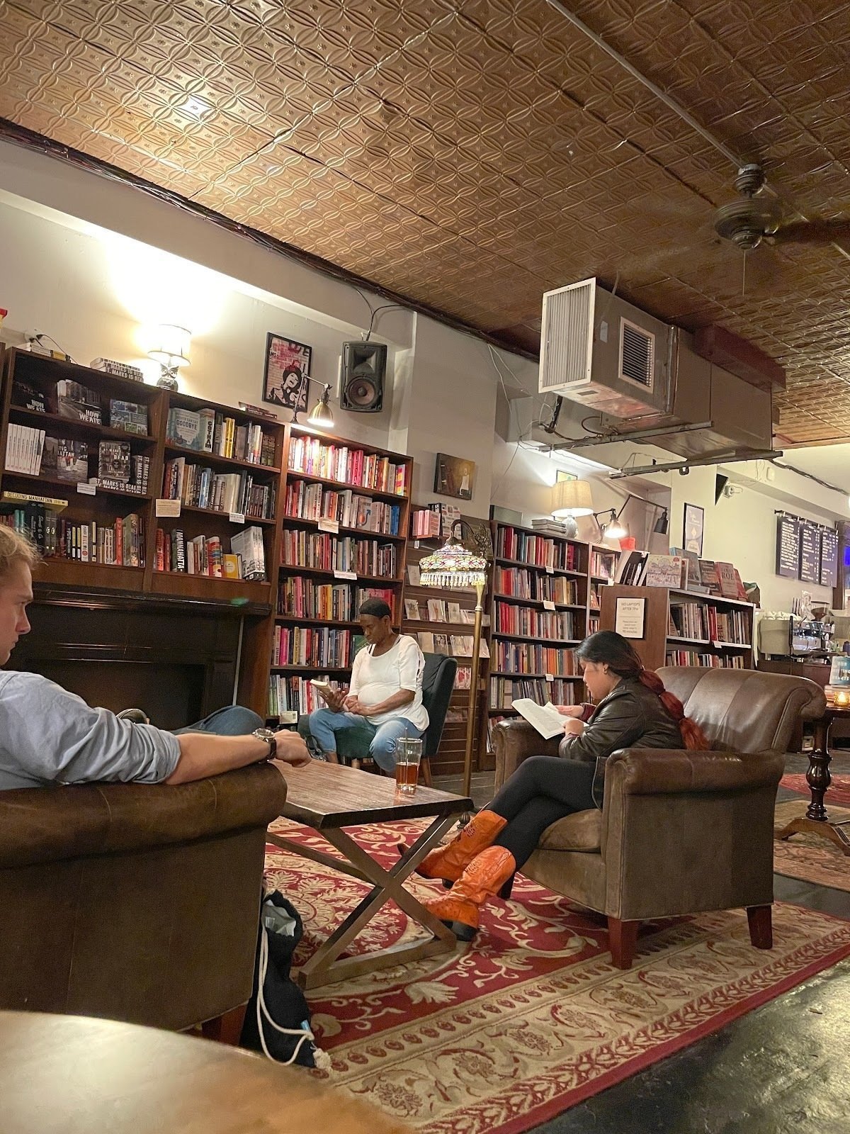 <span class="translation_missing" title="translation missing: en.meta.location_title, location_name: Book Club, city: New York">Location Title</span>