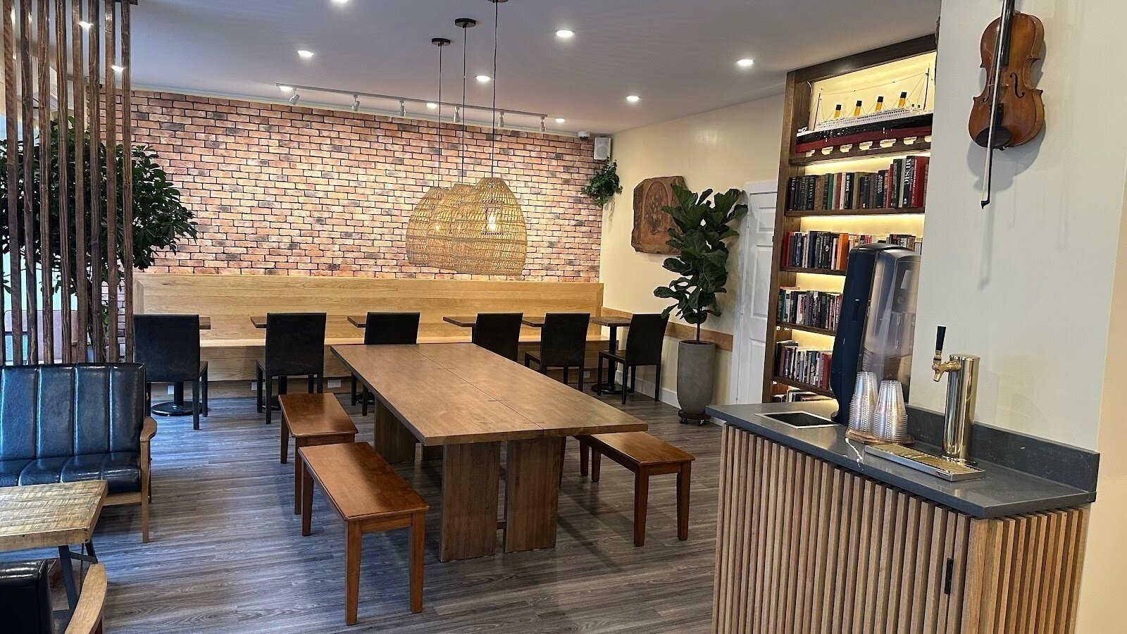 <span class="translation_missing" title="translation missing: en.meta.location_title, location_name: Cuppa Hive Coffee, city: New York">Location Title</span>