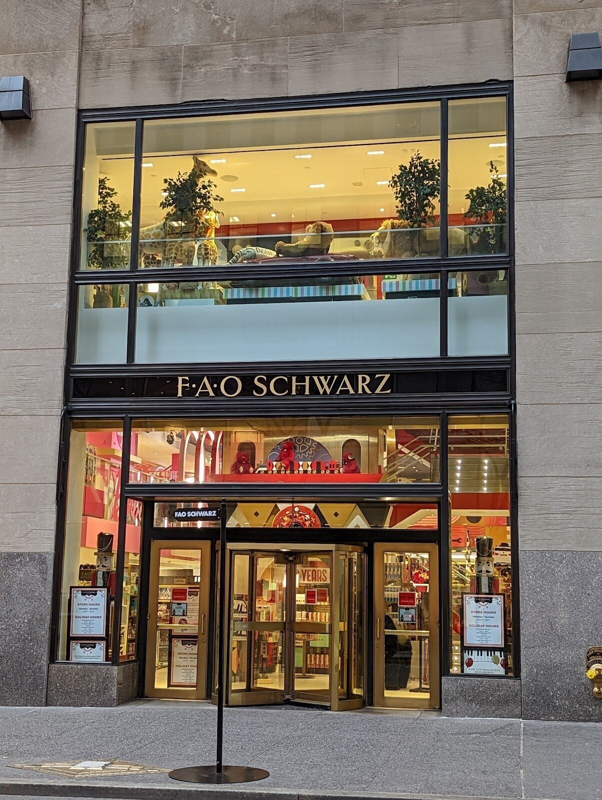 <span class="translation_missing" title="translation missing: en.meta.location_title, location_name: FAO Schwarz, city: New York">Location Title</span>