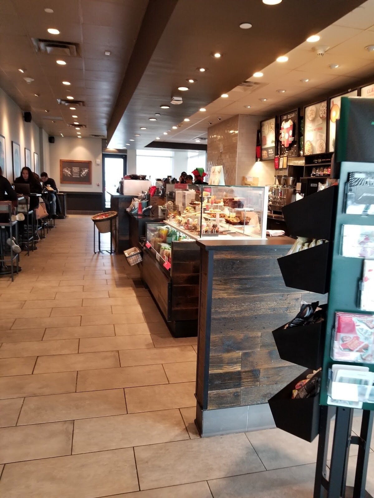 <span class="translation_missing" title="translation missing: en.meta.location_title, location_name: Starbucks @ 815 Hutchinson Riv Pkwy, city: New York">Location Title</span>