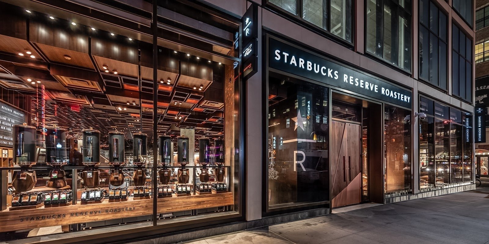 <span class="translation_missing" title="translation missing: en.meta.location_title, location_name: Starbucks Reserve Roastery New York, city: New York">Location Title</span>