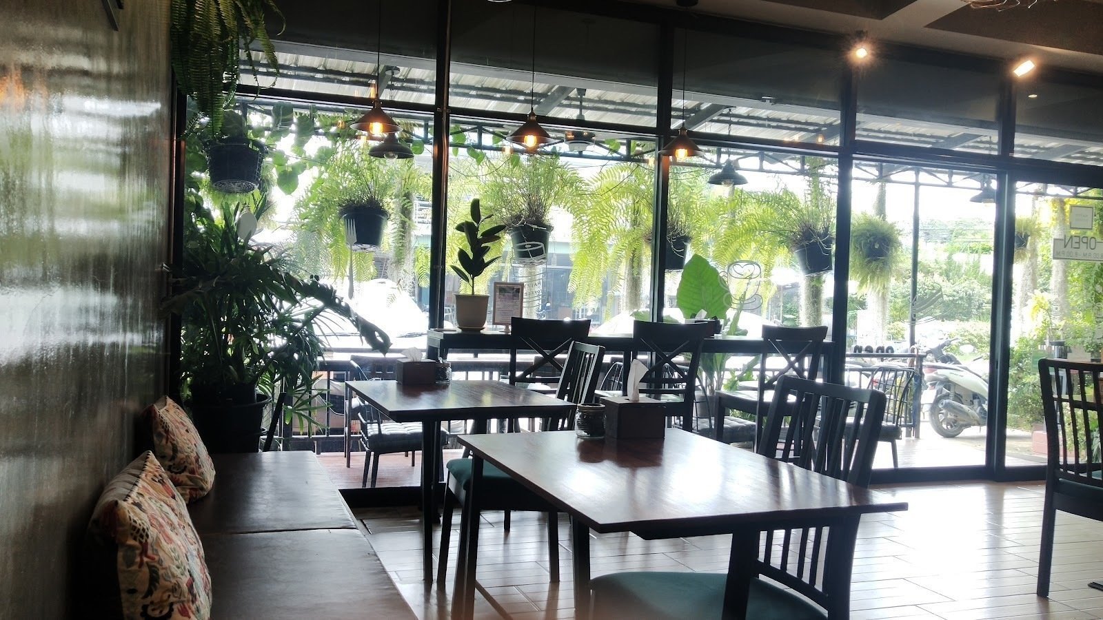 <span class="translation_missing" title="translation missing: en.meta.location_title, location_name: Happy Coffee, city: Nong Kae">Location Title</span>