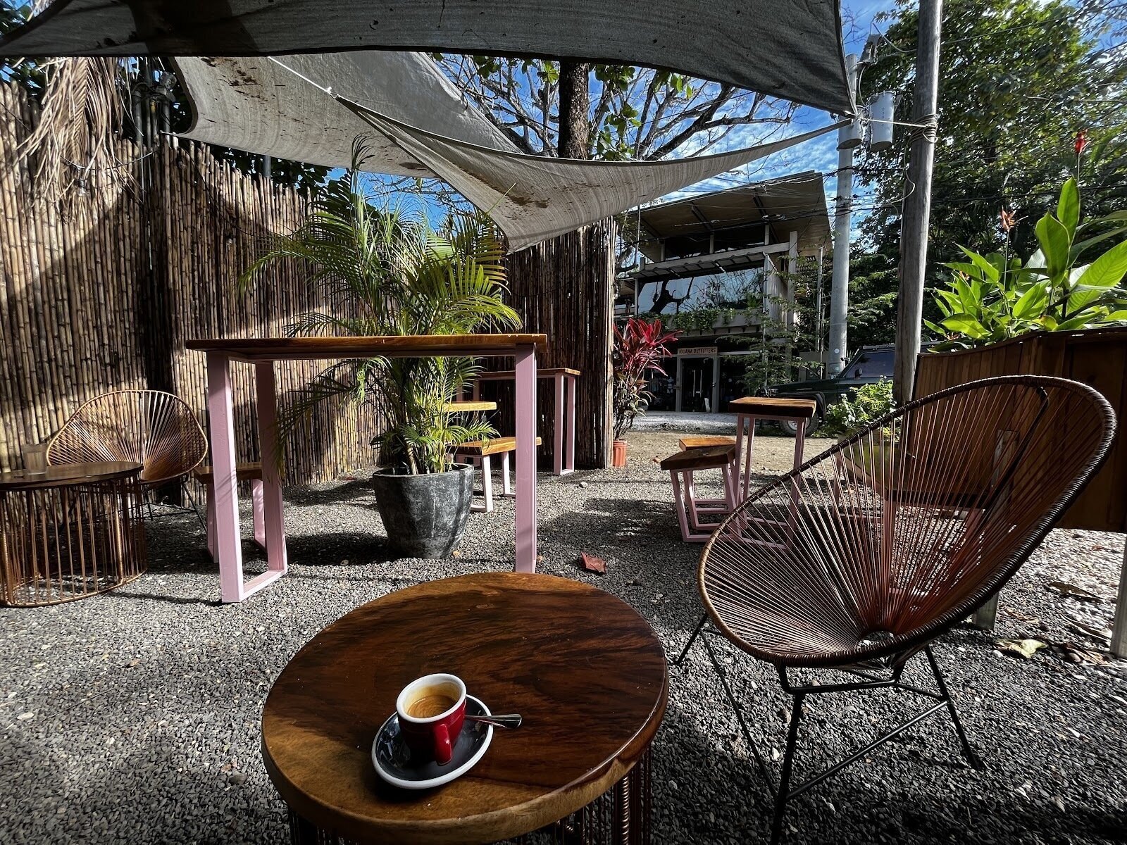 <span class="translation_missing" title="translation missing: en.meta.location_title, location_name: Rolling Waves Coffee, city: Nosara">Location Title</span>