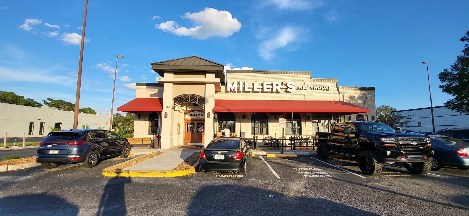 <span class="translation_missing" title="translation missing: en.meta.location_title, location_name: Miller&#39;s Ale House, city: Orlando">Location Title</span>