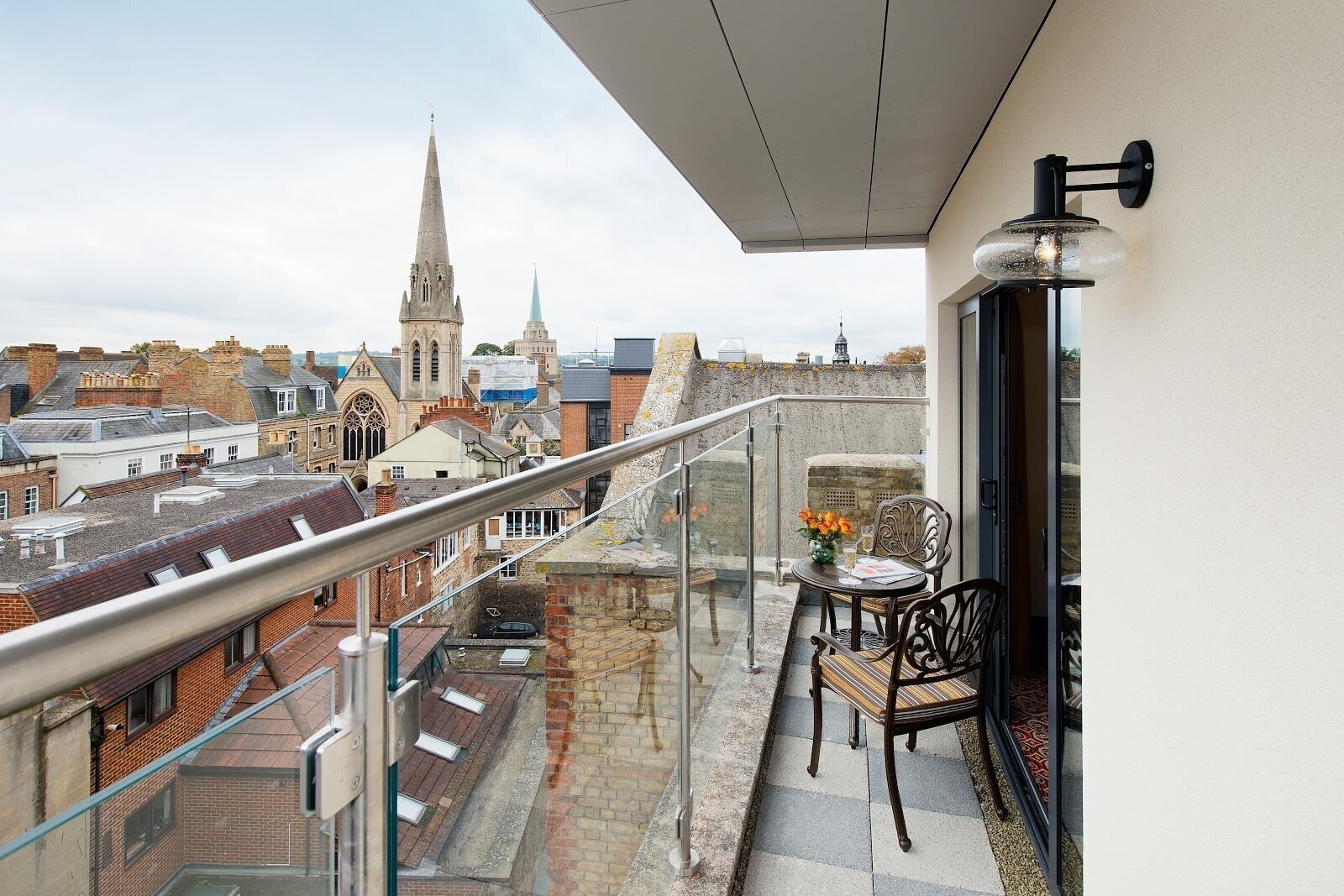 <span class="translation_missing" title="translation missing: en.meta.location_title, location_name: Oxford Brunch Bar, city: Oxford">Location Title</span>