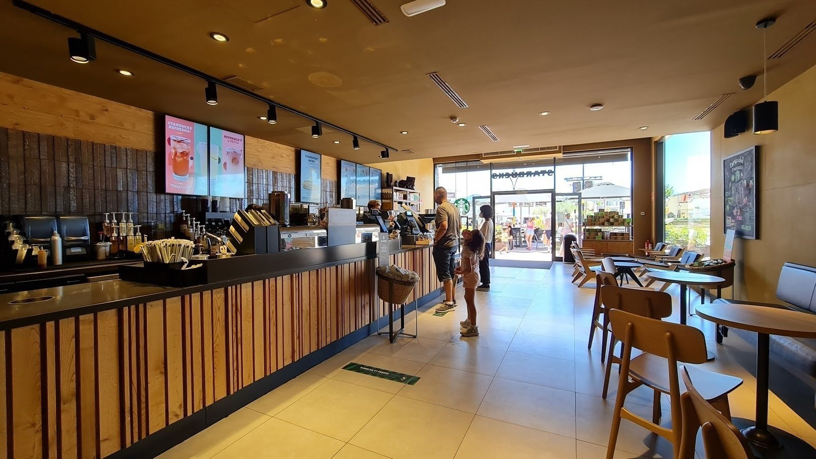 Starbucks @ Plaça de Cort: A Work-Friendly Place in Palma