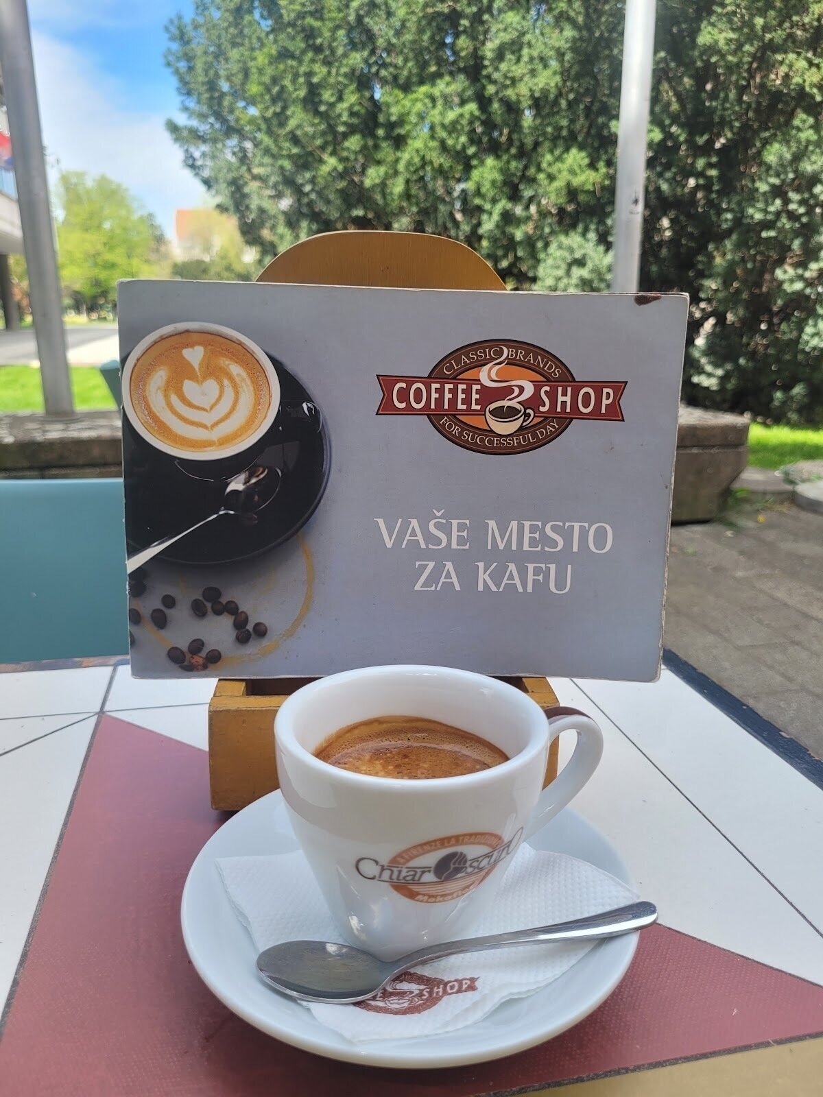 <span class="translation_missing" title="translation missing: en.meta.location_title, location_name: Coffee Shop Central, city: Pančevo">Location Title</span>