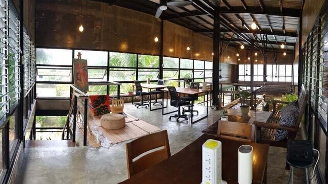 Common Crew Coffee Roasters & Brewers