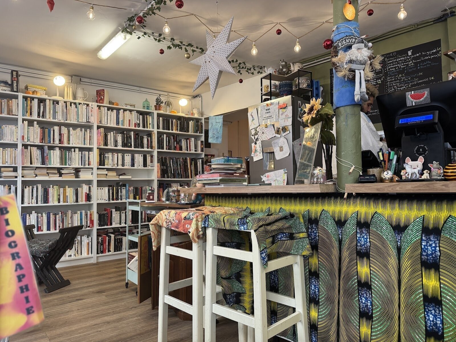 <span class="translation_missing" title="translation missing: en.meta.location_title, location_name: FAFA⎜Bouquinerie Café, city: Paris">Location Title</span>