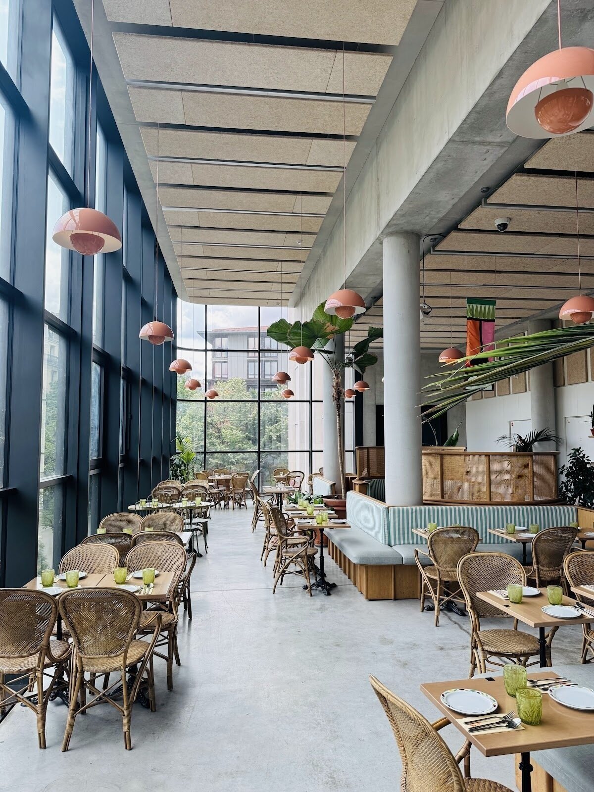 TiTi Palacio: A Work-Friendly Place in Paris