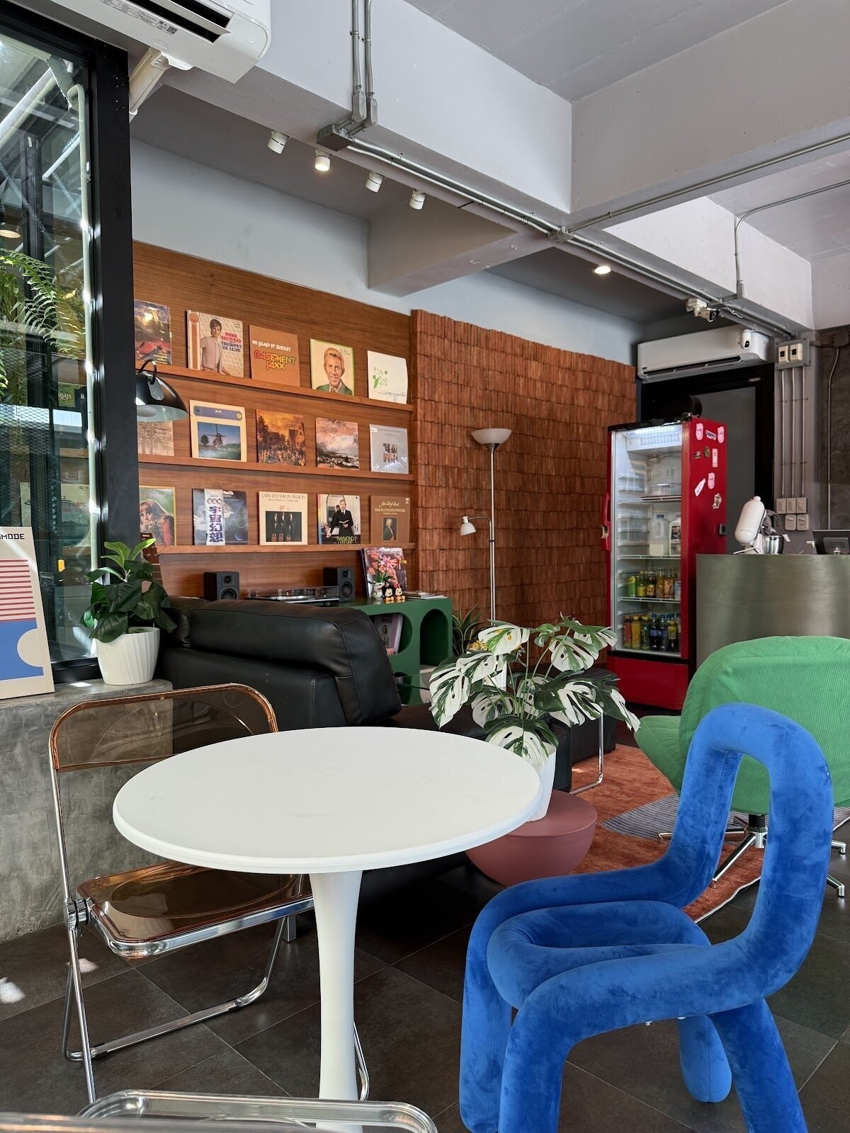 <span class="translation_missing" title="translation missing: en.meta.location_title, location_name: PIO coffee, city: Pattaya">Location Title</span>