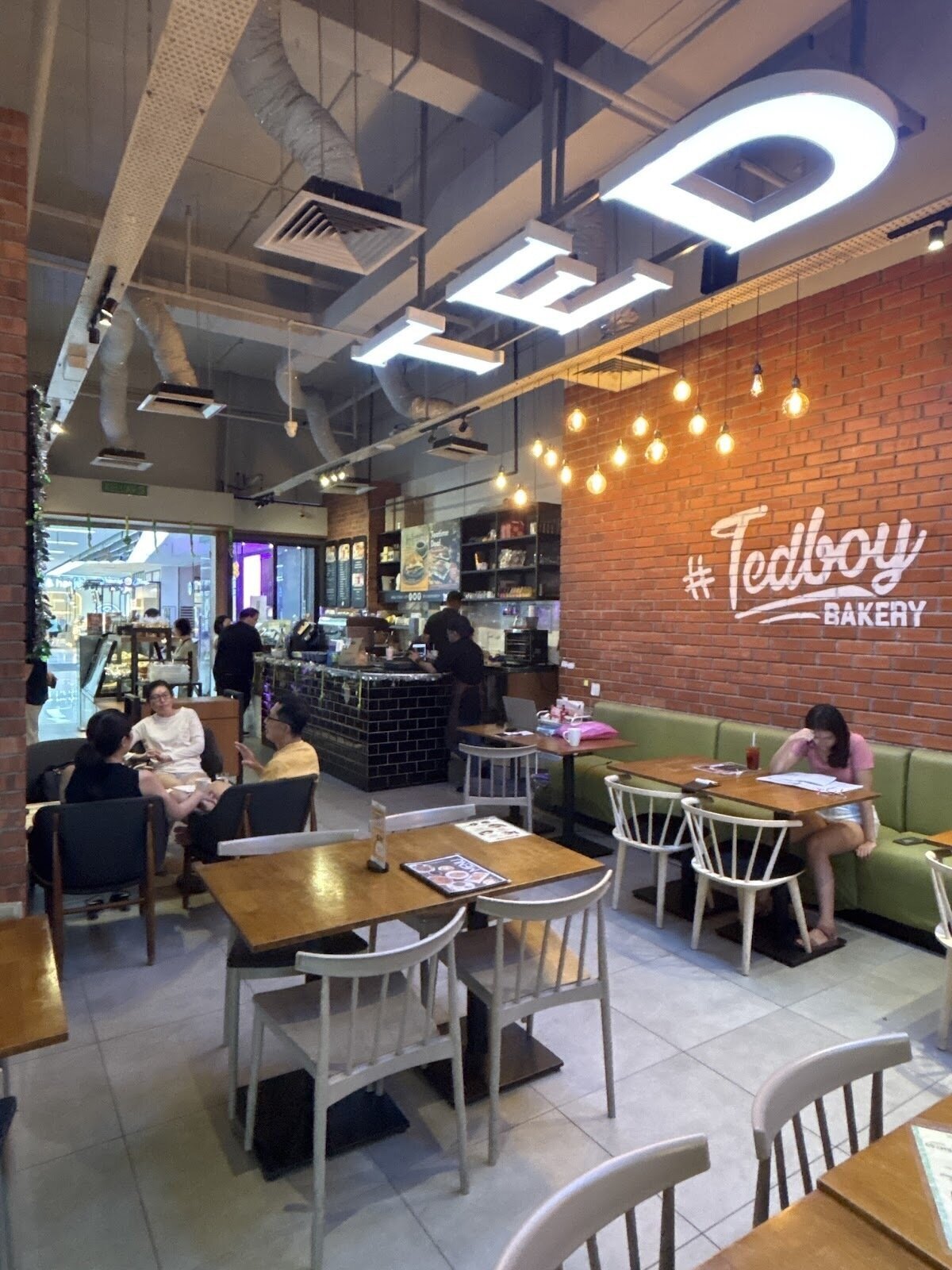 <span class="translation_missing" title="translation missing: en.meta.location_title, location_name: Tedboy @ Jaya One, city: Petaling Jaya">Location Title</span>