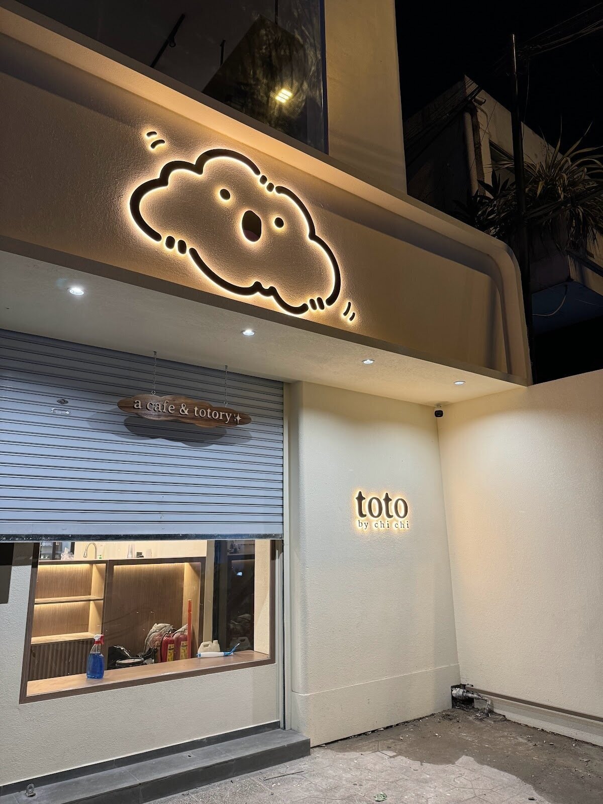 <span class="translation_missing" title="translation missing: en.meta.location_title, location_name: Toto by Chi Chi ~ a cafe &amp; totory, city: Phnom Penh">Location Title</span>