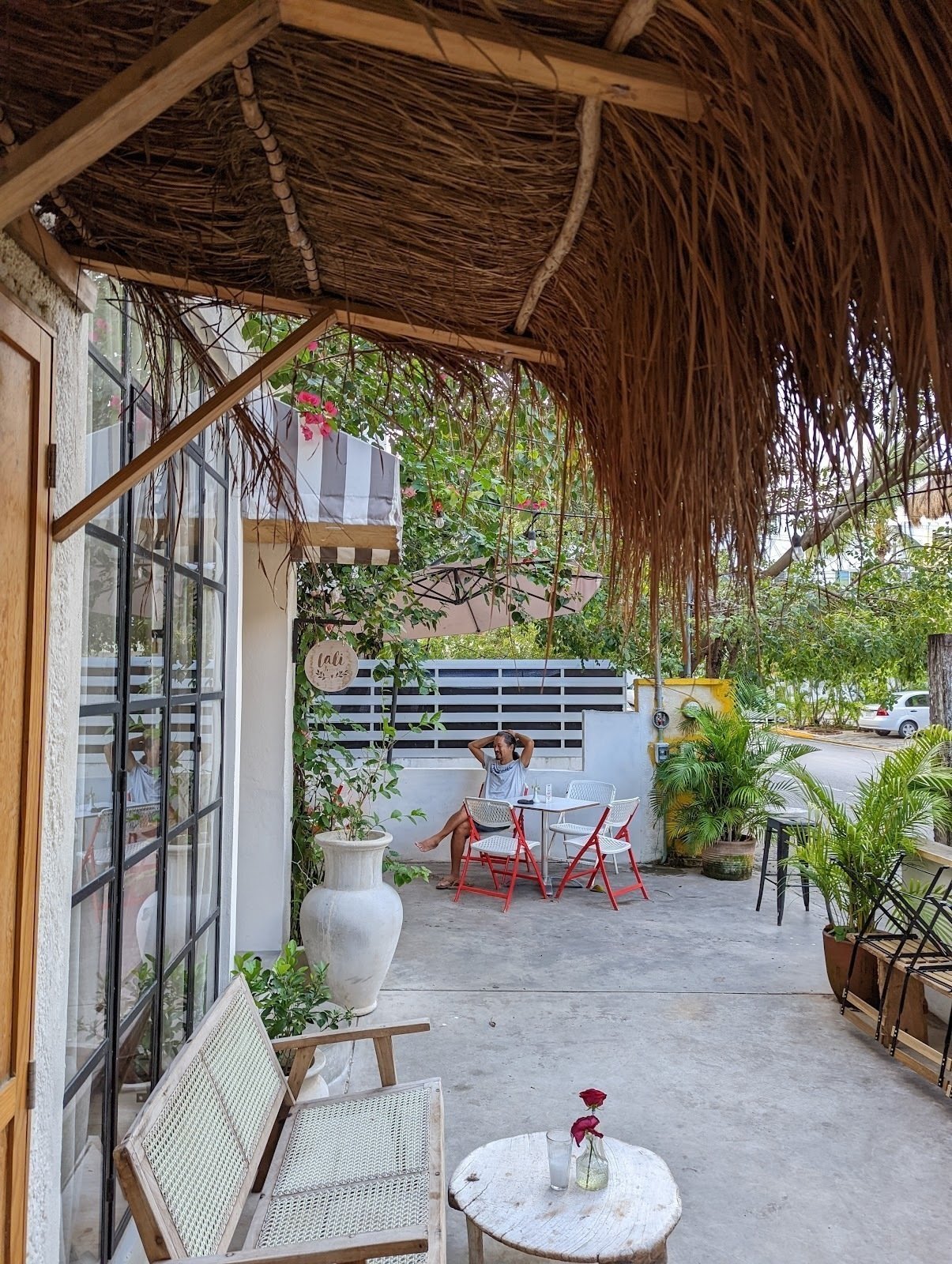 <span class="translation_missing" title="translation missing: en.meta.location_title, location_name: Ressio Cafe, city: Playa del Carmen">Location Title</span>