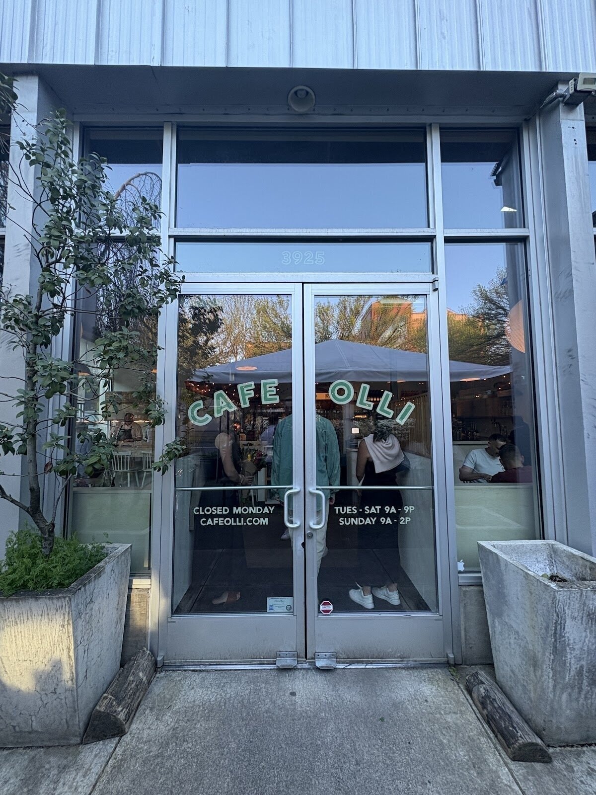 <span class="translation_missing" title="translation missing: en.meta.location_title, location_name: Cafe Olli, city: Portland">Location Title</span>