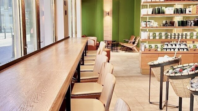 Starbucks @ Spálená 74/18