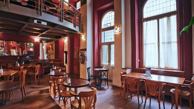 The Globe Bookstore And Café