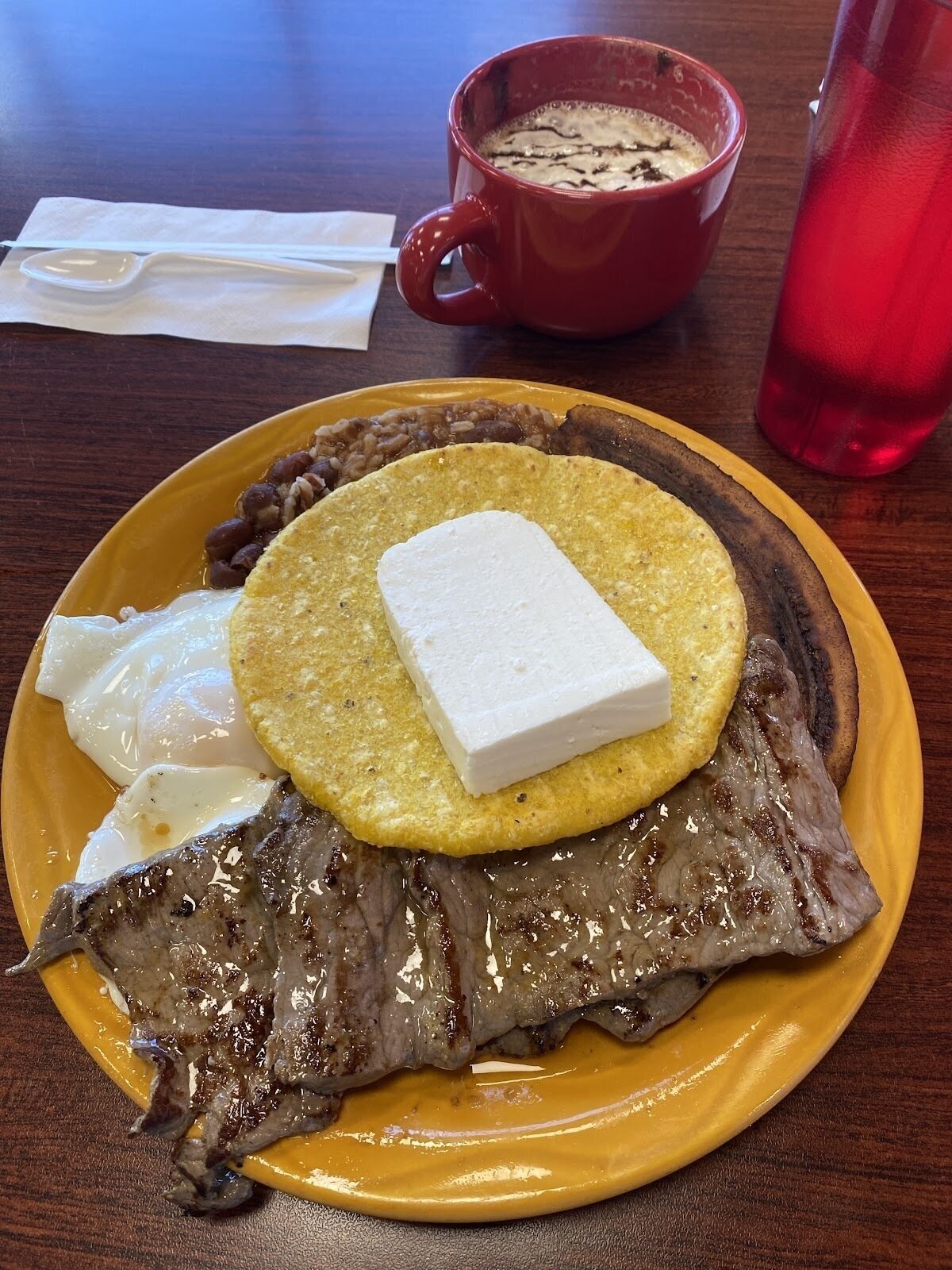 Café & Sabor: A Work-Friendly Place in Richmond