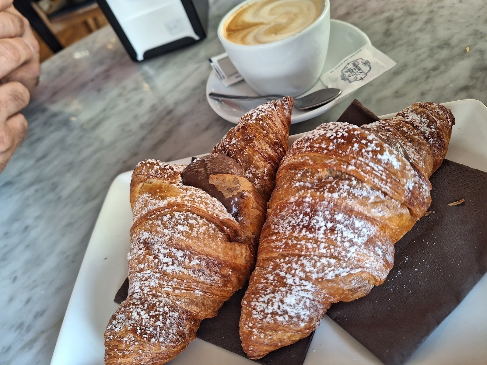 <span class="translation_missing" title="translation missing: en.meta.location_title, location_name: Molino bakery bar &amp; cucina, city: Rome">Location Title</span>