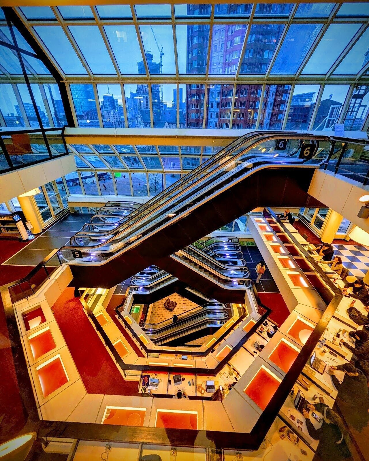 <span class="translation_missing" title="translation missing: en.meta.location_title, location_name: Rotterdam Central Library, city: Rotterdam">Location Title</span>