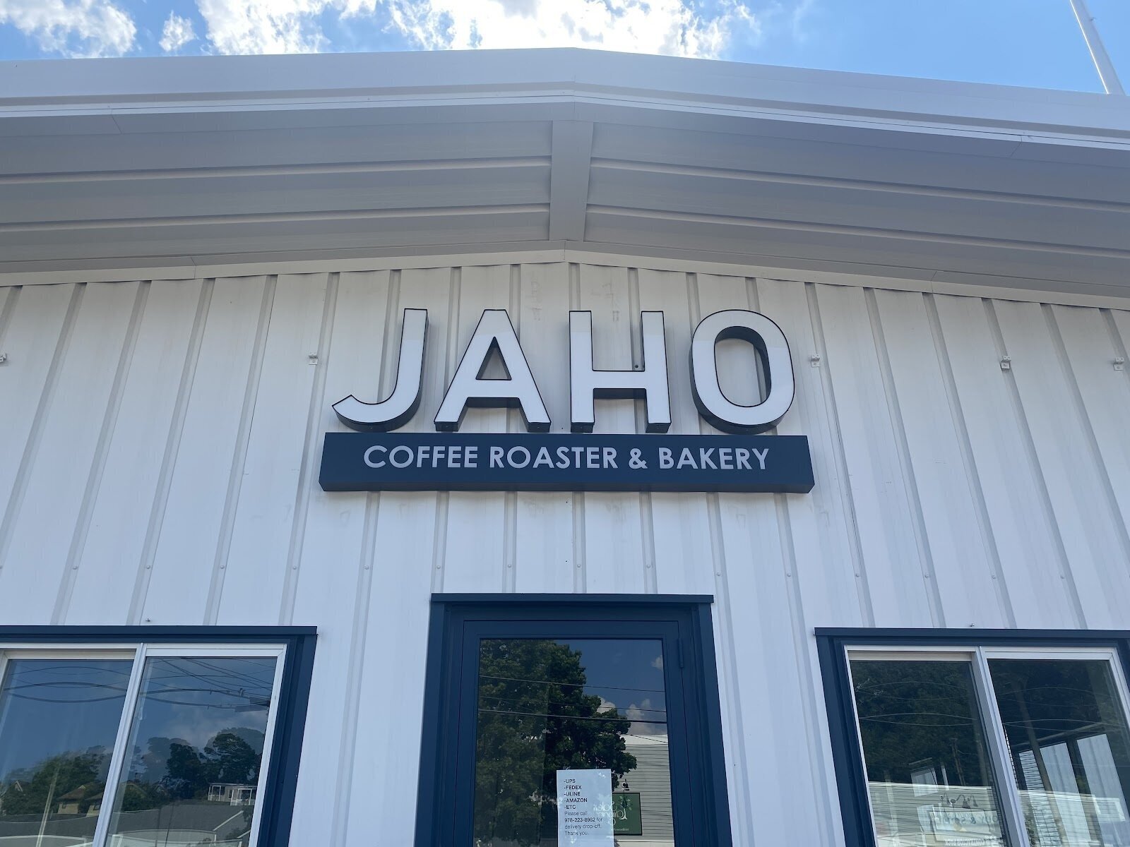 <span class="translation_missing" title="translation missing: en.meta.location_title, location_name: Jaho Coffee Roaster &amp; Bakery, city: Salem">Location Title</span>