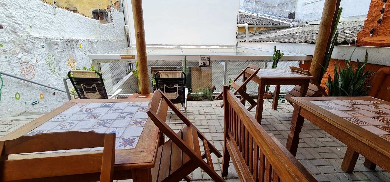 Preta Cat Café: A Work-Friendly Place in Salvador