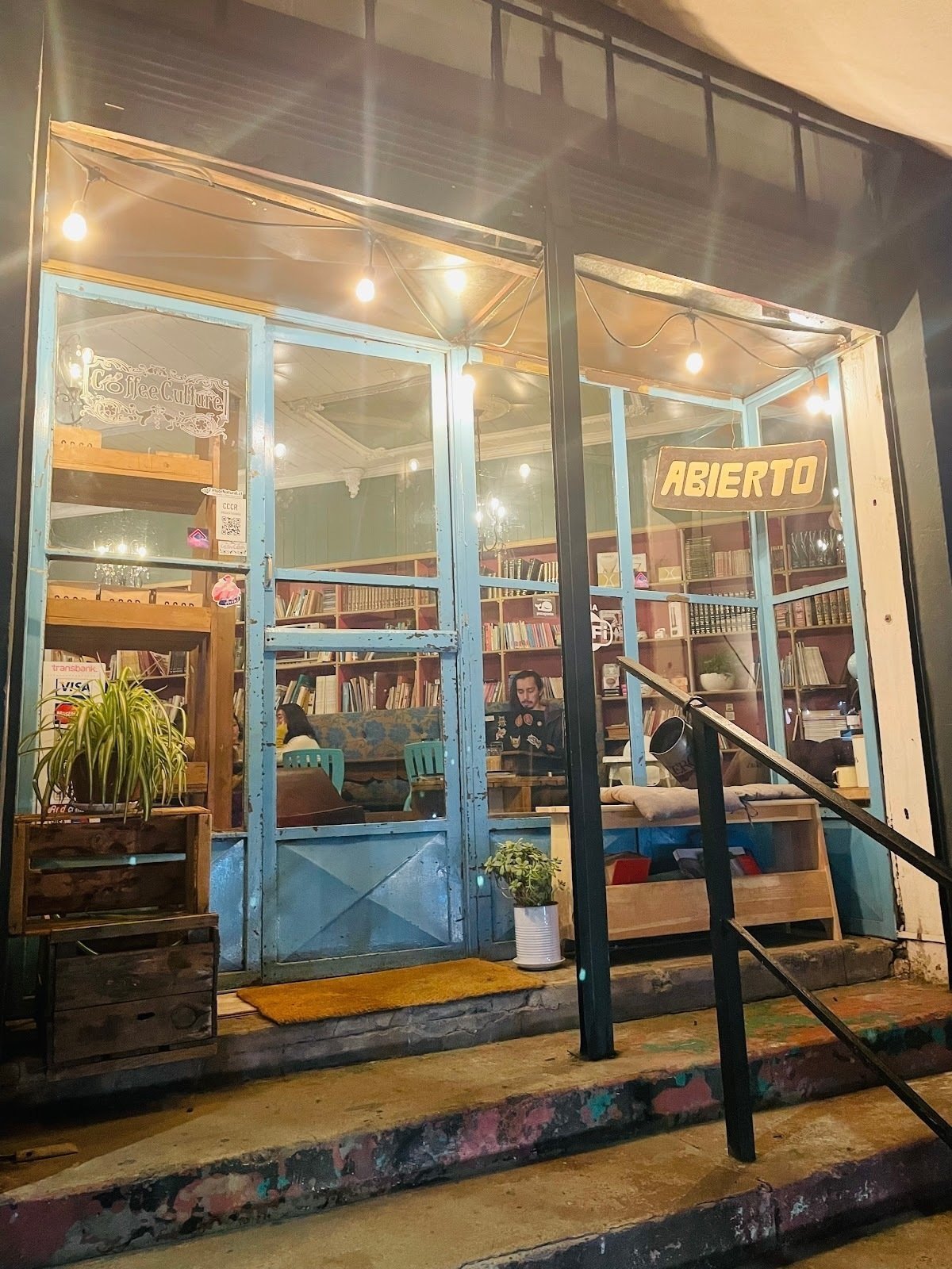 <span class="translation_missing" title="translation missing: en.meta.location_title, location_name: Coffee Culture Coffee Roasters, city: Santiago">Location Title</span>