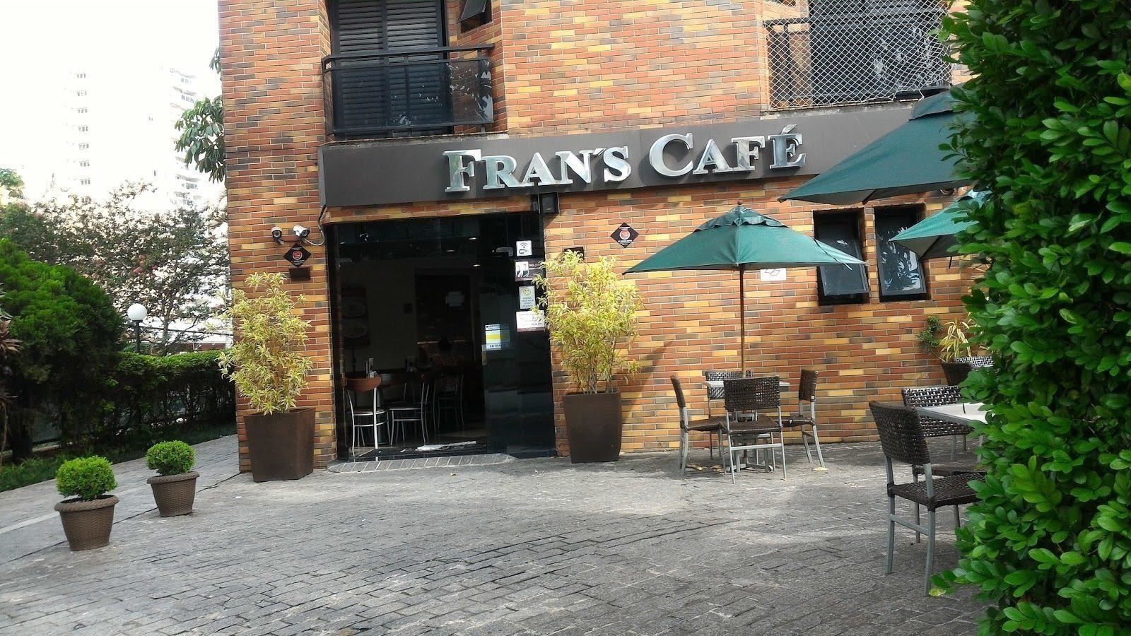 Fran's Café - Cubatão: A Work-Friendly Place in São Paulo