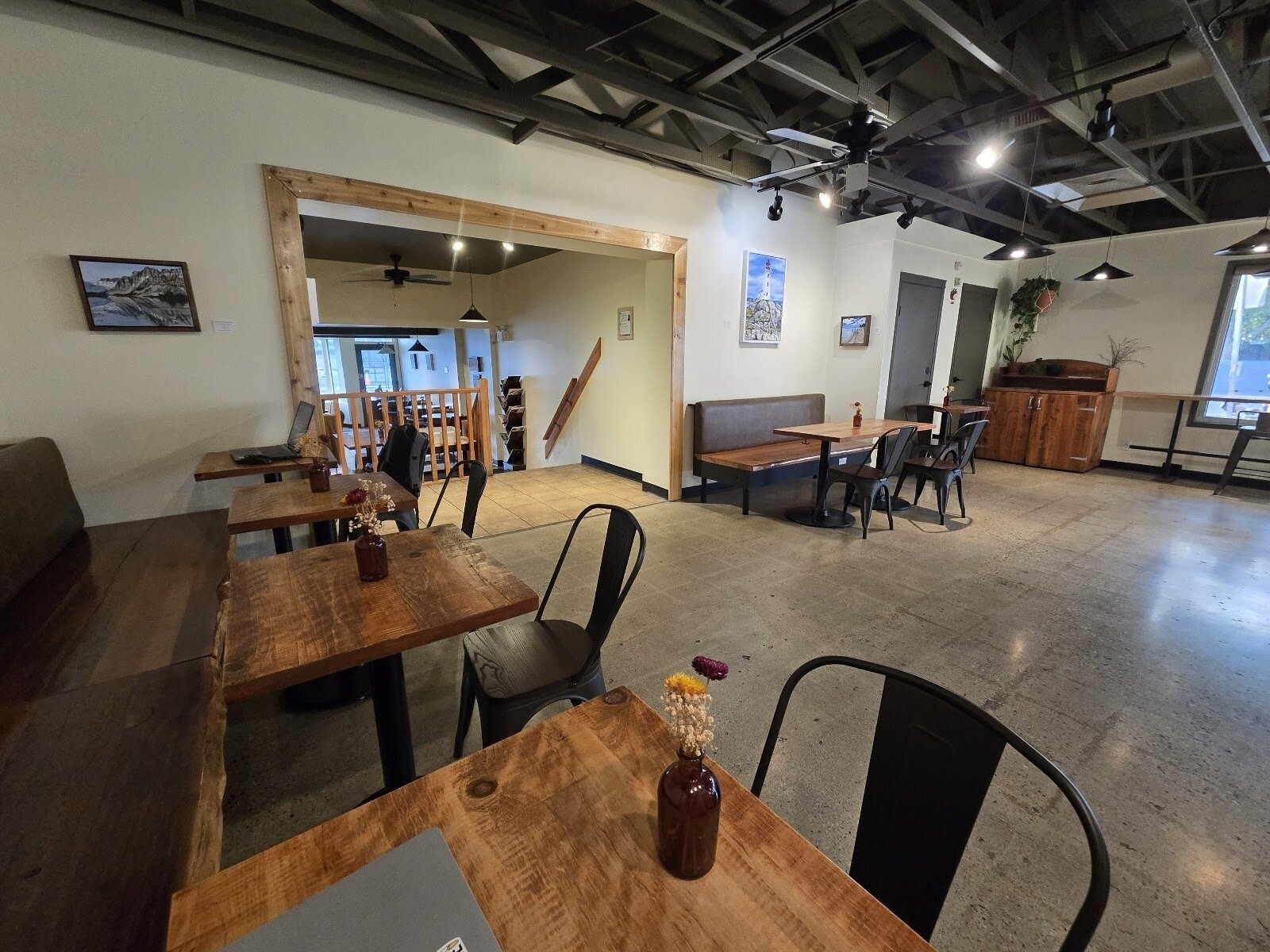 <span class="translation_missing" title="translation missing: en.meta.location_title, location_name: Five Corners Cafe, city: Saskatoon">Location Title</span>