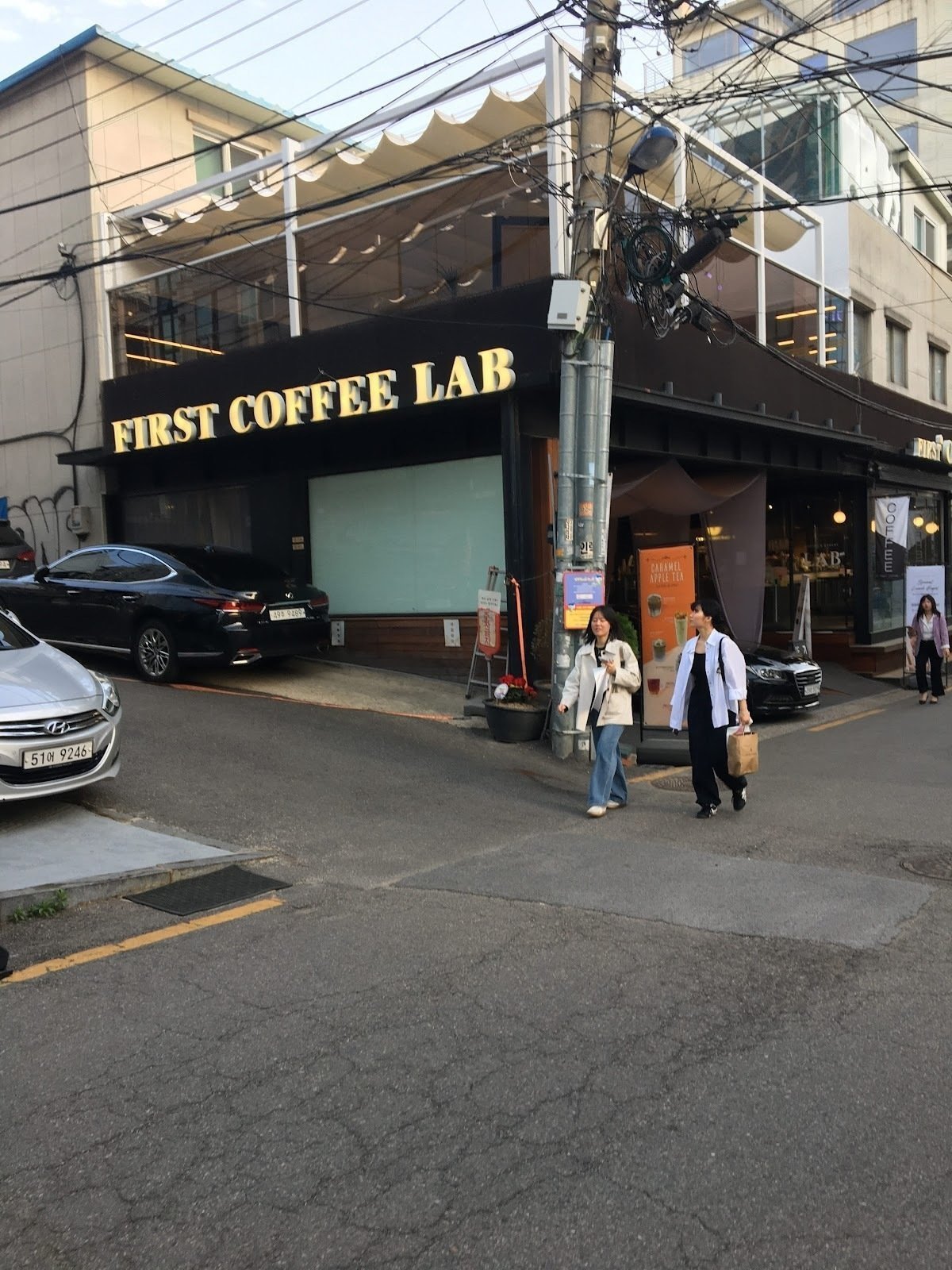 <span class="translation_missing" title="translation missing: en.meta.location_title, location_name: First Coffee Lab, city: Seoul">Location Title</span>