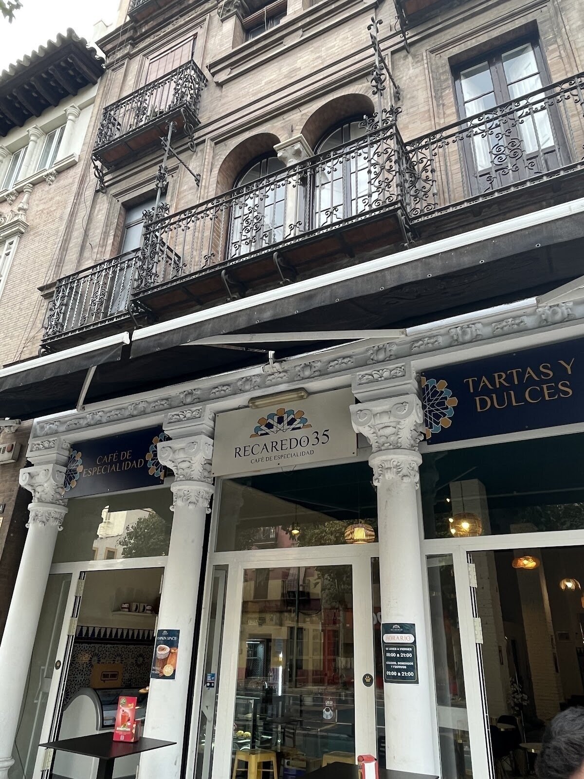 <span class="translation_missing" title="translation missing: en.meta.location_title, location_name: Recaredo 35, city: Seville">Location Title</span>