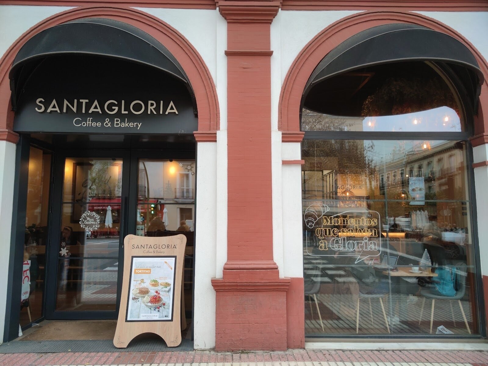 <span class="translation_missing" title="translation missing: en.meta.location_title, location_name: Santagloria Coffee &amp; Bakery, city: Seville">Location Title</span>