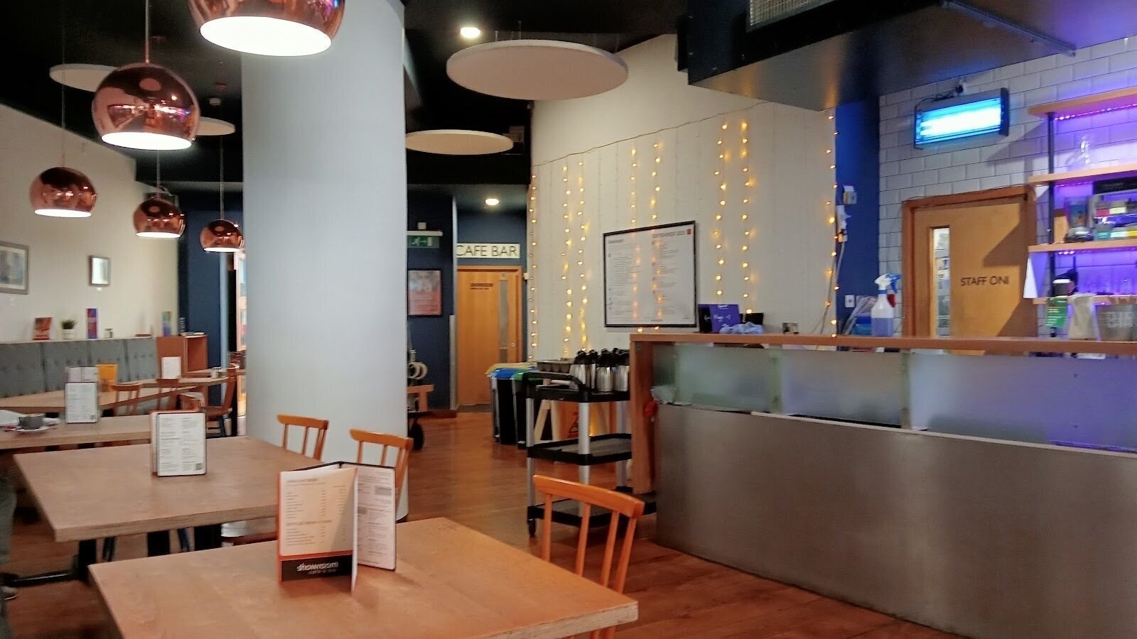 <span class="translation_missing" title="translation missing: en.meta.location_title, location_name: Showroom Café Bar, city: Sheffield">Location Title</span>