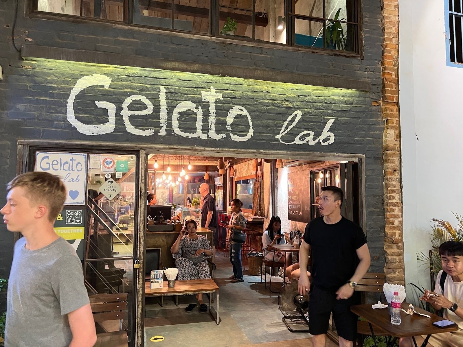 <span class="translation_missing" title="translation missing: en.meta.location_title, location_name: Gelato Lab, city: Siem Reap">Location Title</span>