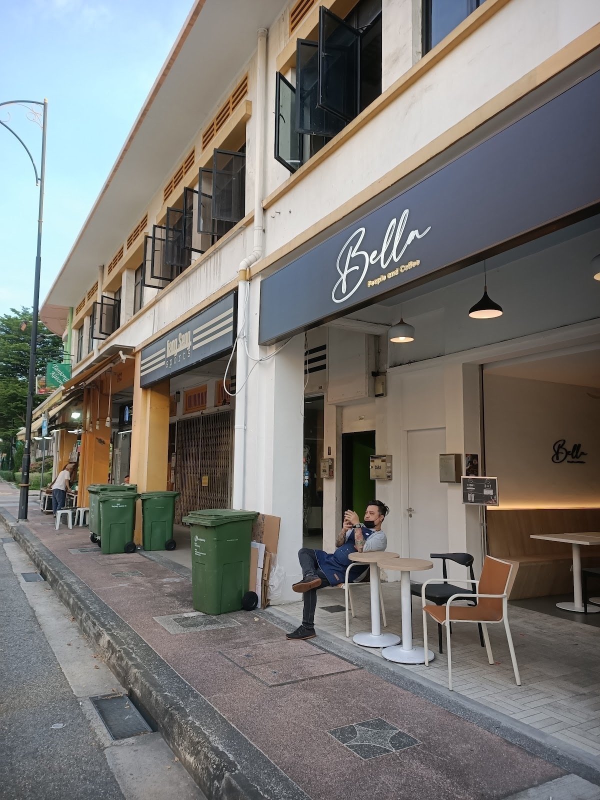 <span class="translation_missing" title="translation missing: en.meta.location_title, location_name: Bella People &amp; Coffee, city: Singapore">Location Title</span>