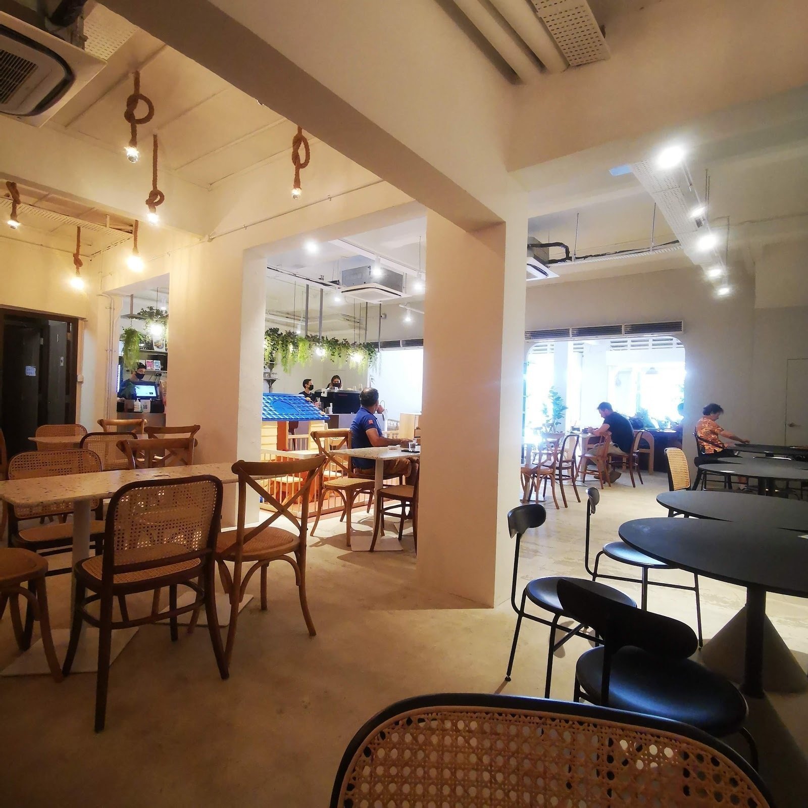 <span class="translation_missing" title="translation missing: en.meta.location_title, location_name: Little Rogue Coffee, city: Singapore">Location Title</span>