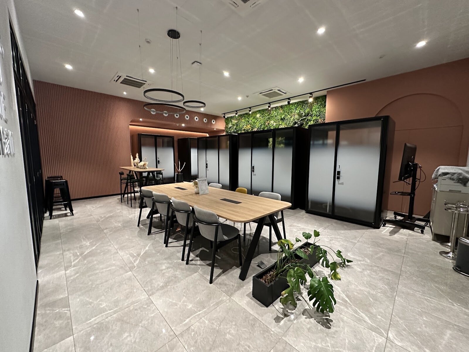 <span class="translation_missing" title="translation missing: en.meta.location_title, location_name: Thank You Come Again, city: Singapore">Location Title</span>