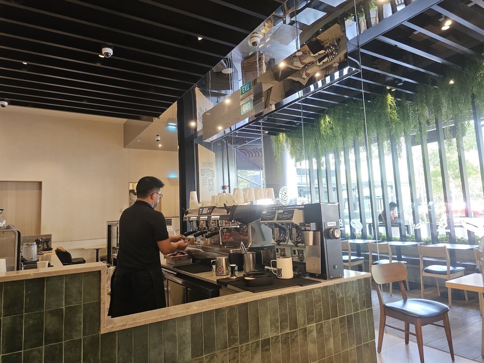 <span class="translation_missing" title="translation missing: en.meta.location_title, location_name: The Coffee Bean &amp; Tea Leaf @ Raffles City, city: Singapore">Location Title</span>