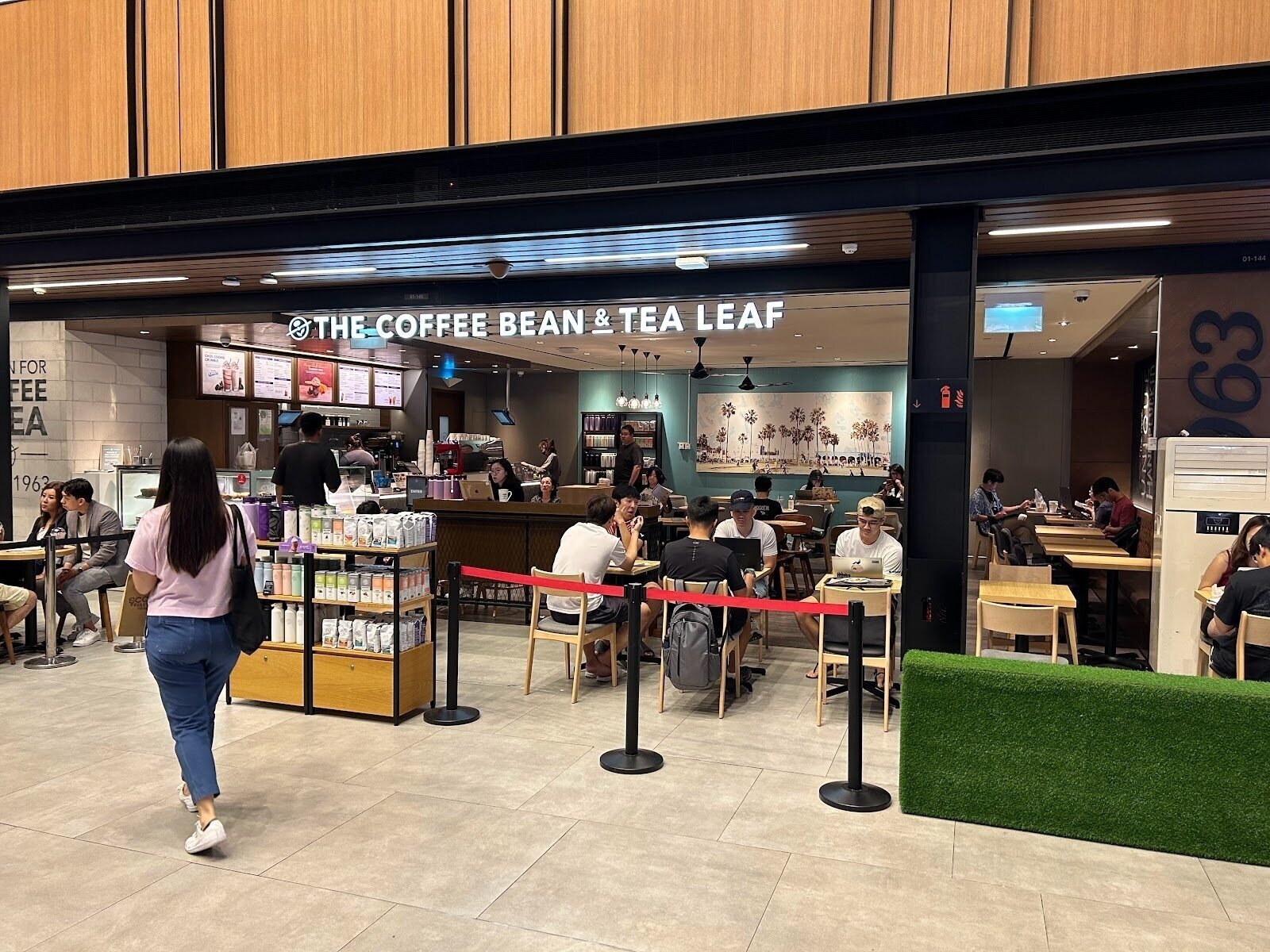 <span class="translation_missing" title="translation missing: en.meta.location_title, location_name: The Coffee Bean &amp; Tea Leaf, city: Singapore">Location Title</span>