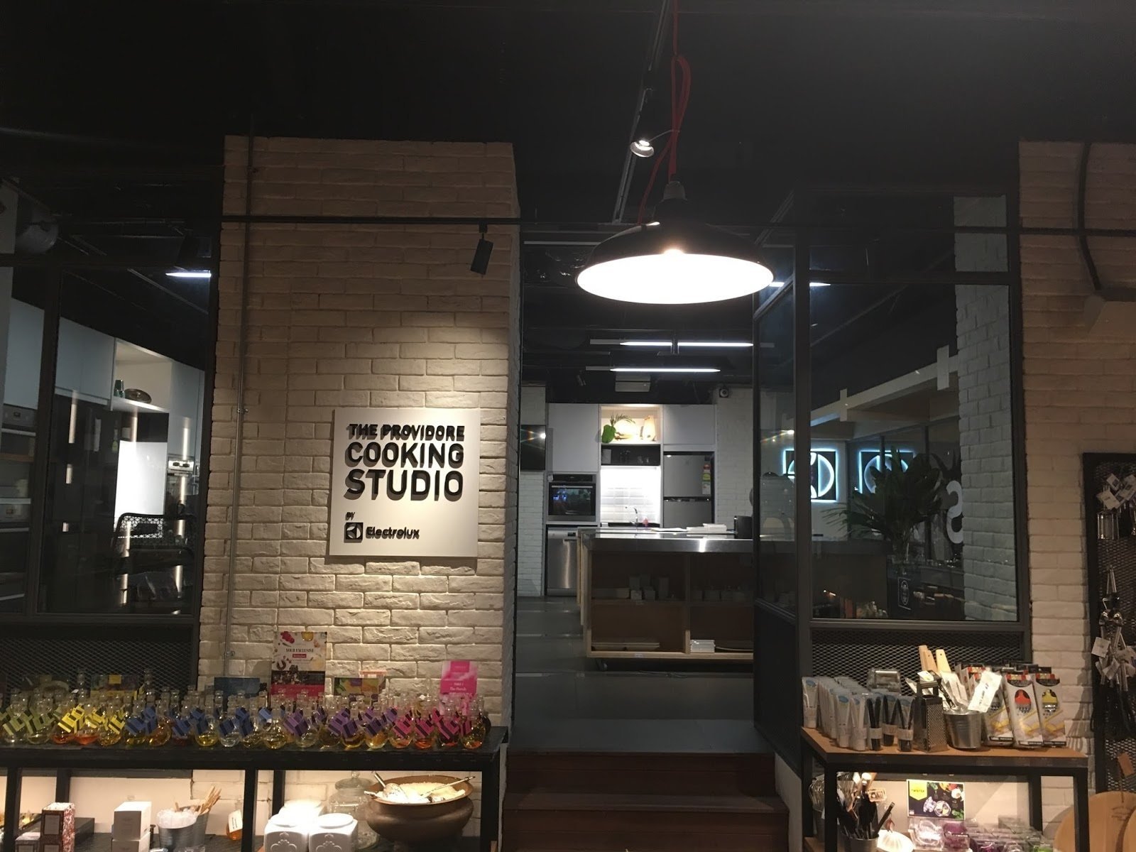 <span class="translation_missing" title="translation missing: en.meta.location_title, location_name: The Providore Downtown, city: Singapore">Location Title</span>