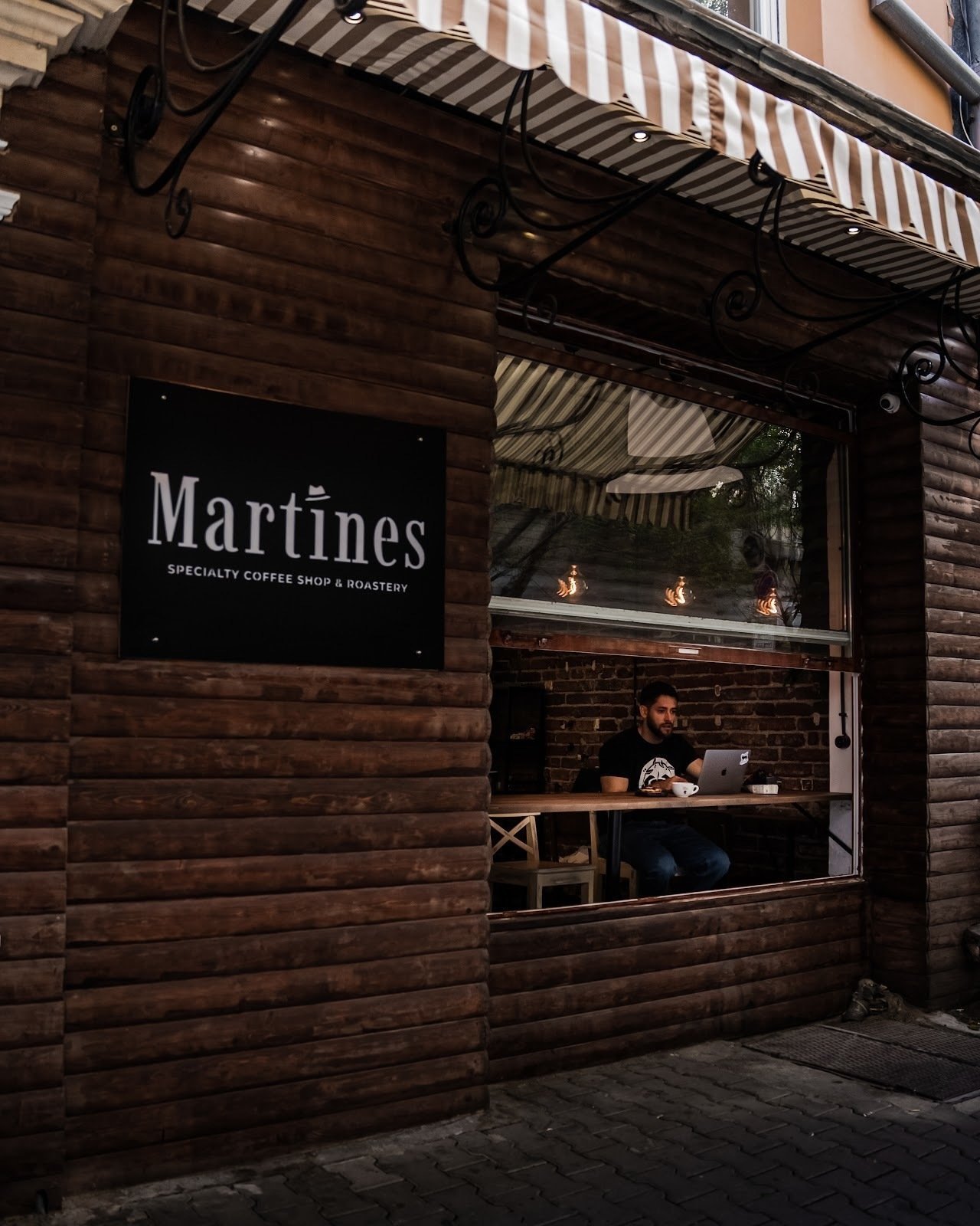 <span class="translation_missing" title="translation missing: en.meta.location_title, location_name: Martines Specialty Coffee Shop &amp; Roastery, city: Sofia">Location Title</span>