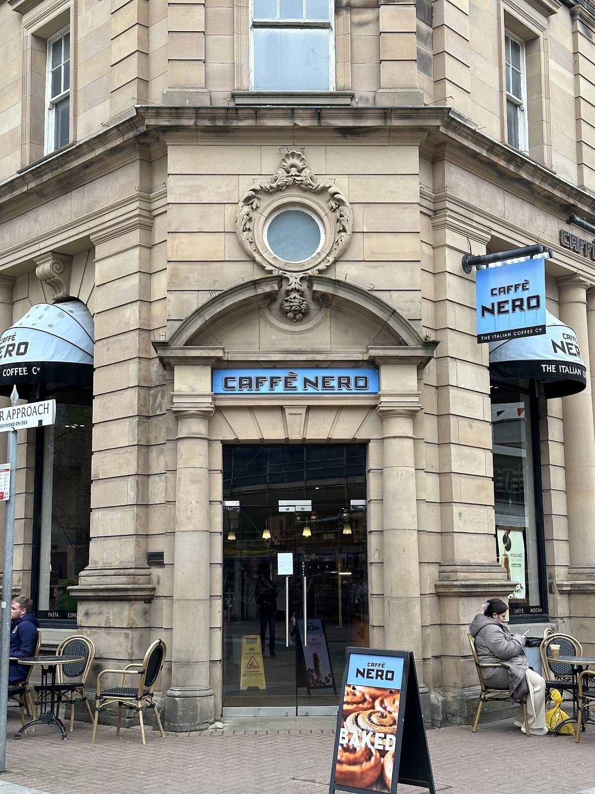 <span class="translation_missing" title="translation missing: en.meta.location_title, location_name: Caffè Nero @ 143 High St, city: Southend-on-Sea">Location Title</span>