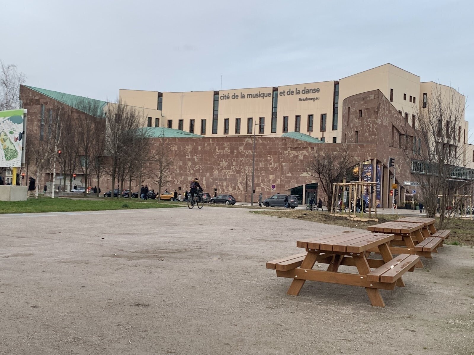 <span class="translation_missing" title="translation missing: en.meta.location_title, location_name: Parc de l'Étoile, city: Strasbourg">Location Title</span>