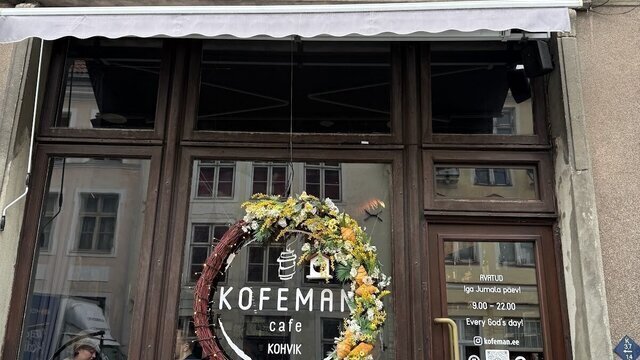 Kofeman Cafe / Wine