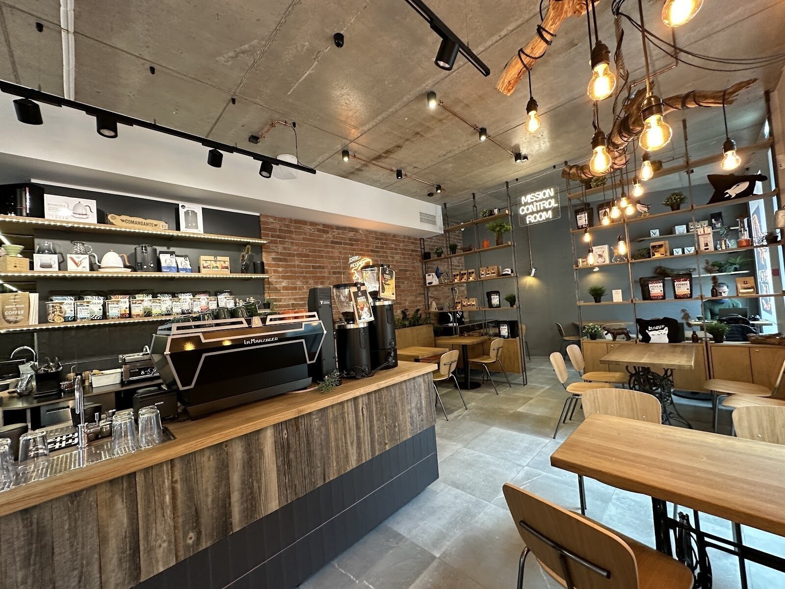 <span class="translation_missing" title="translation missing: en.meta.location_title, location_name: Rocket Bean Café, city: Tallinn">Location Title</span>