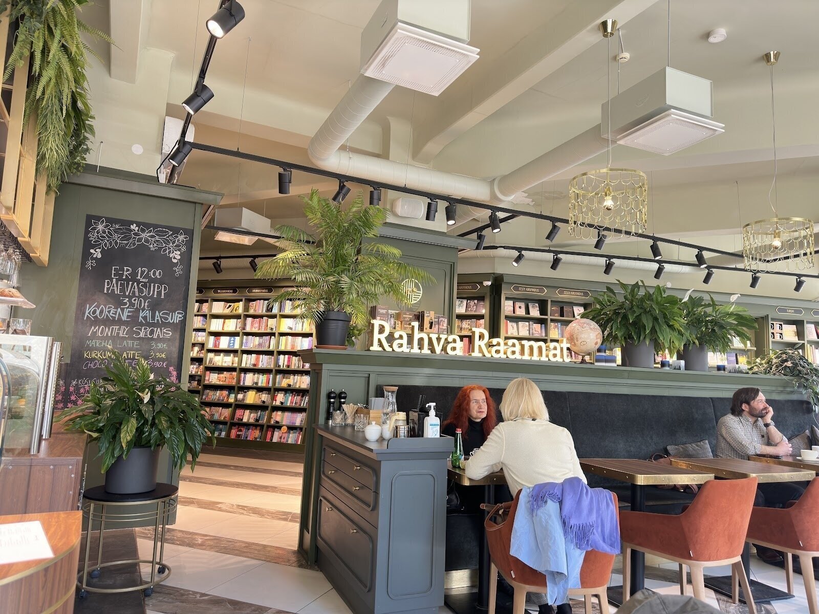 Vanalinna Rahva Raamat: A Work-Friendly Place in Tallinn