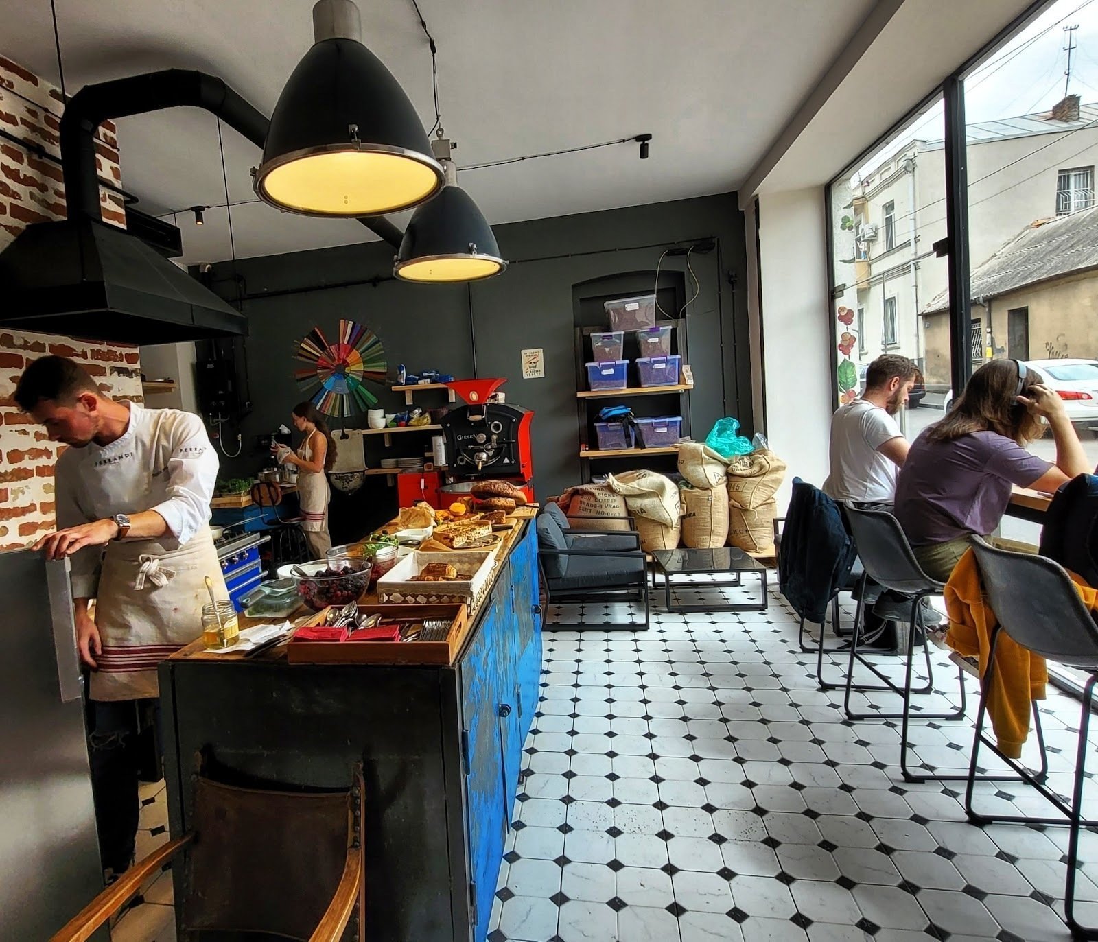 <span class="translation_missing" title="translation missing: en.meta.location_title, location_name: Groovy Roasters, city: Tbilisi">Location Title</span>